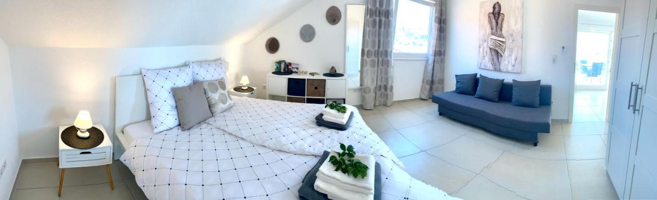 Villa Maluma Рогозниця Екстер'єр фото
